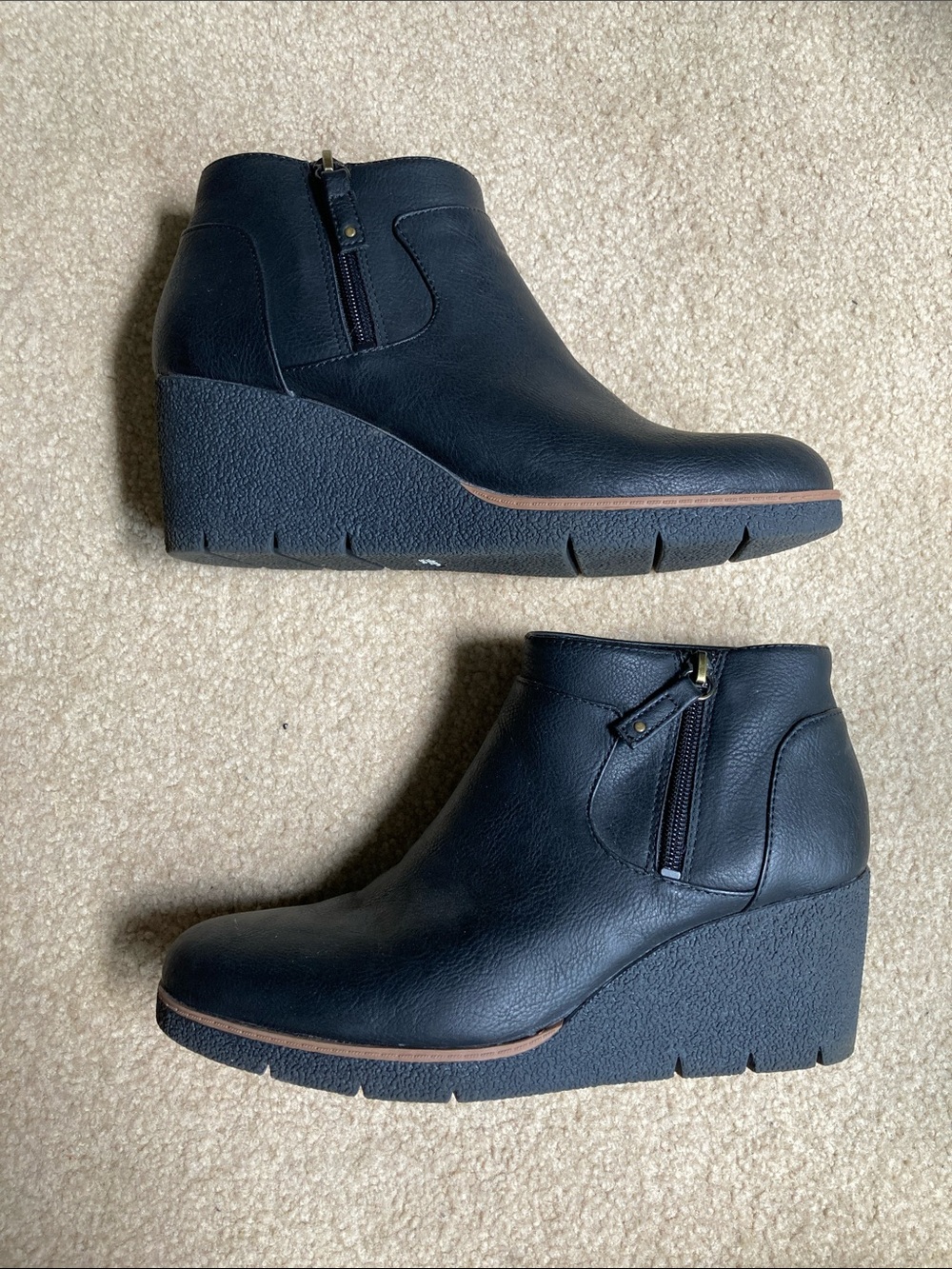 Dr. Scholl’s Women's Black Wedge Ankle Boot with Side Zip Size 9